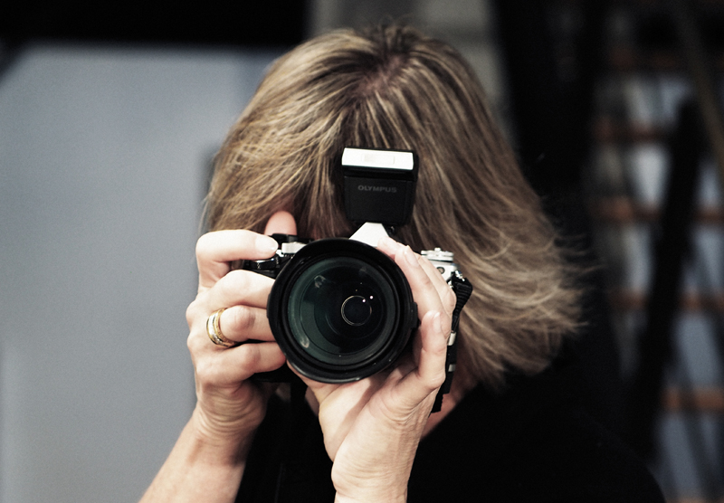 Karin Steinhage mit Olympus Kamera
